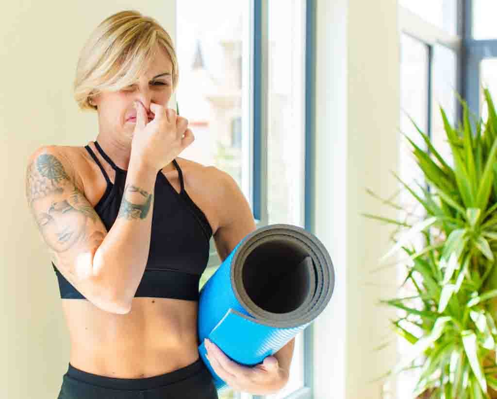 Remove rubber smell from yoga mats